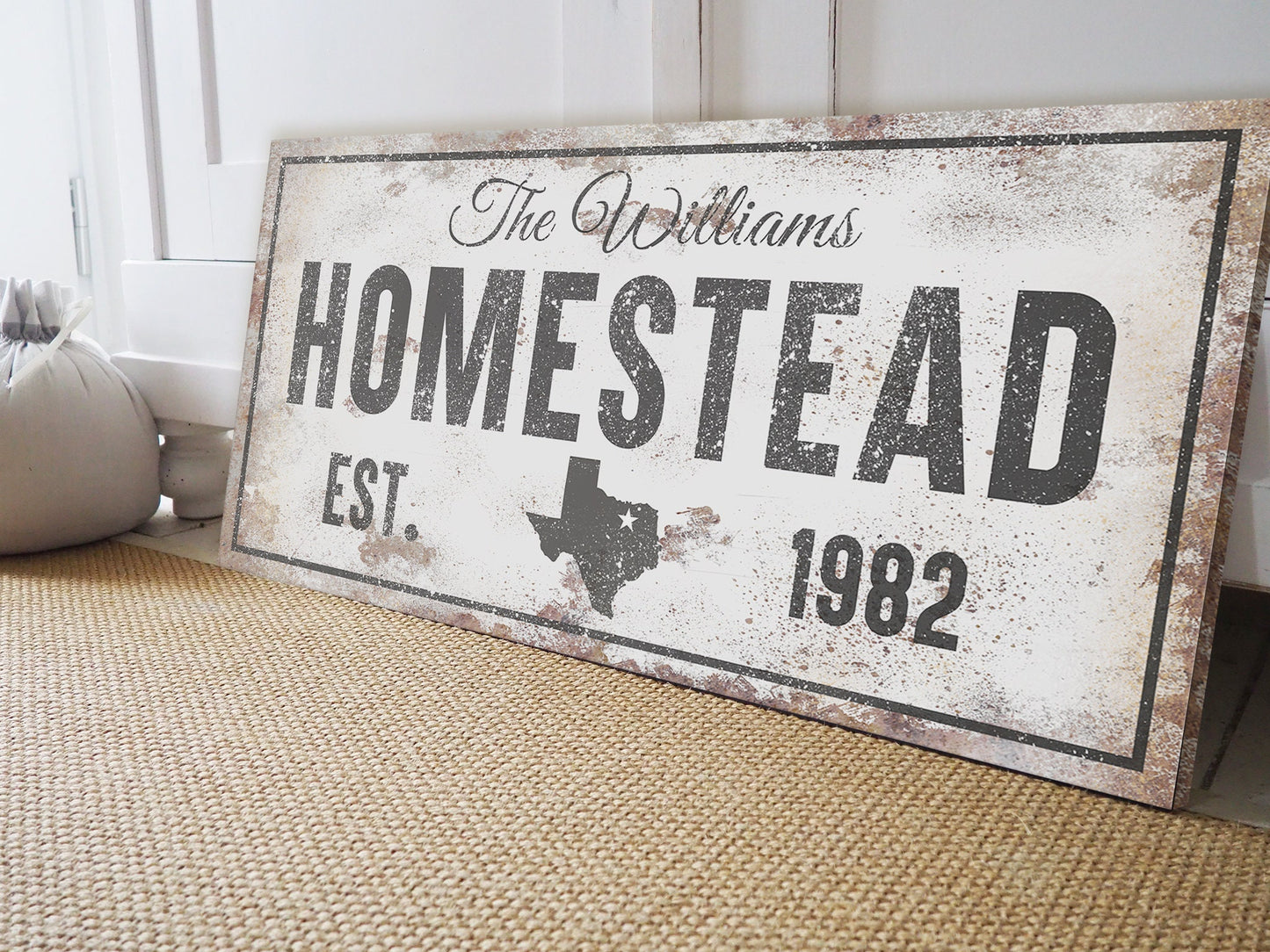 CUSTOM FAMILY NAME AND HOUSE SIGN