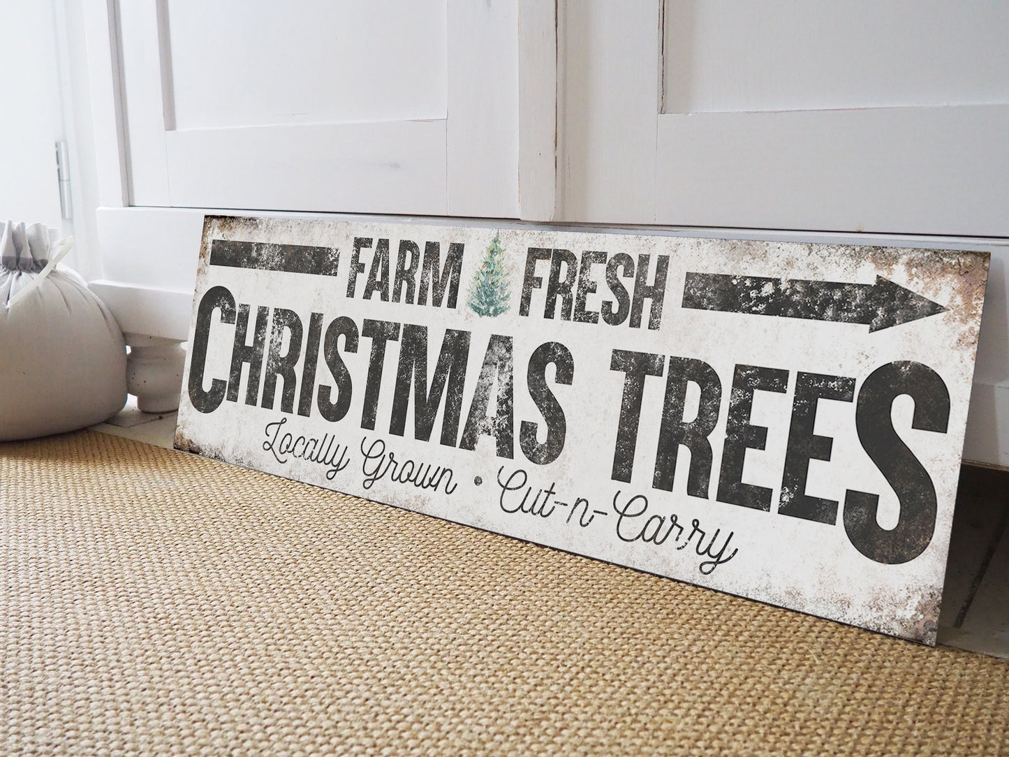 FARM FRESH CHRISTMAS TREES SIGN