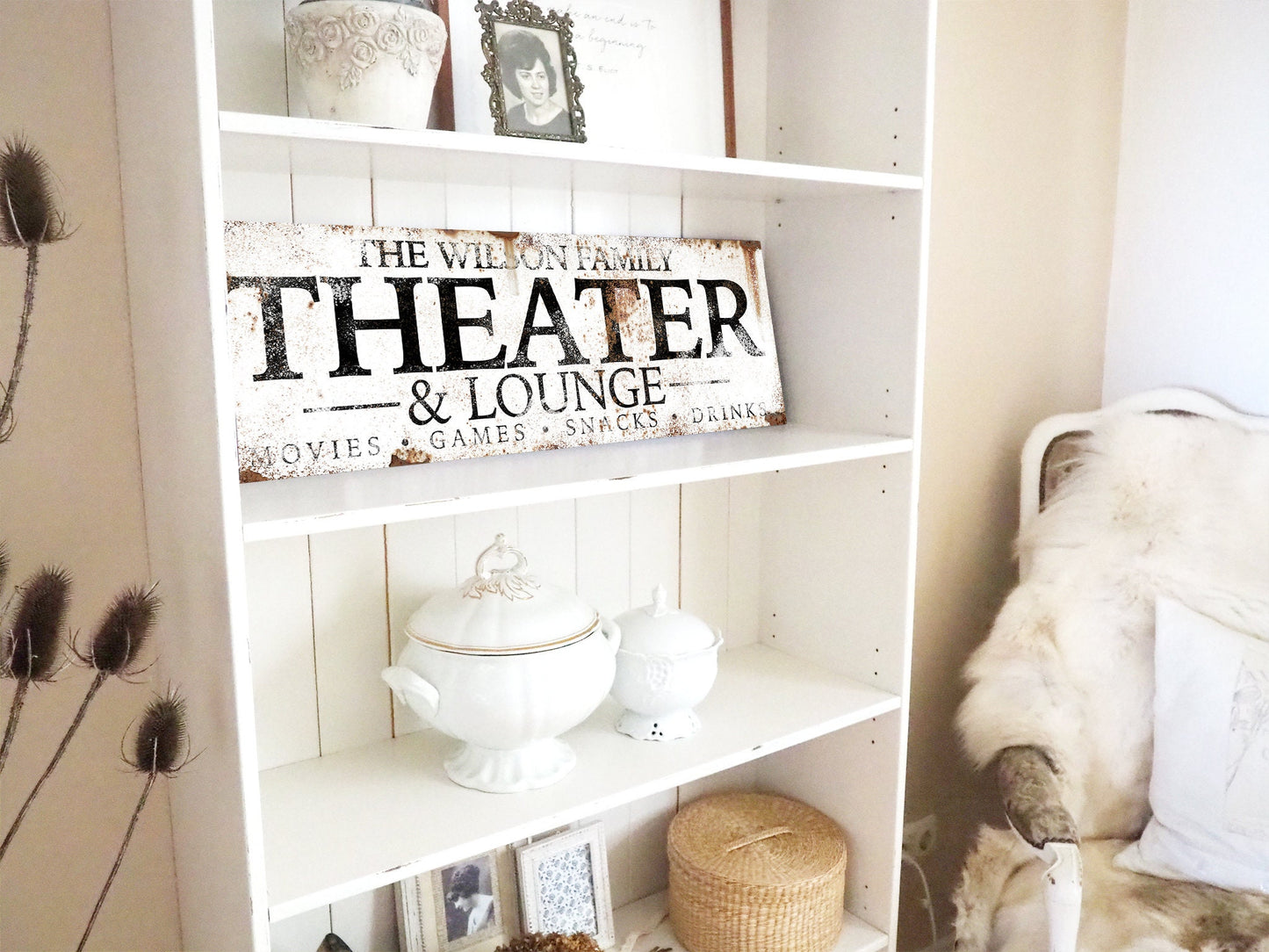 CUSTOM THEATER AND LOUNGE SIGN