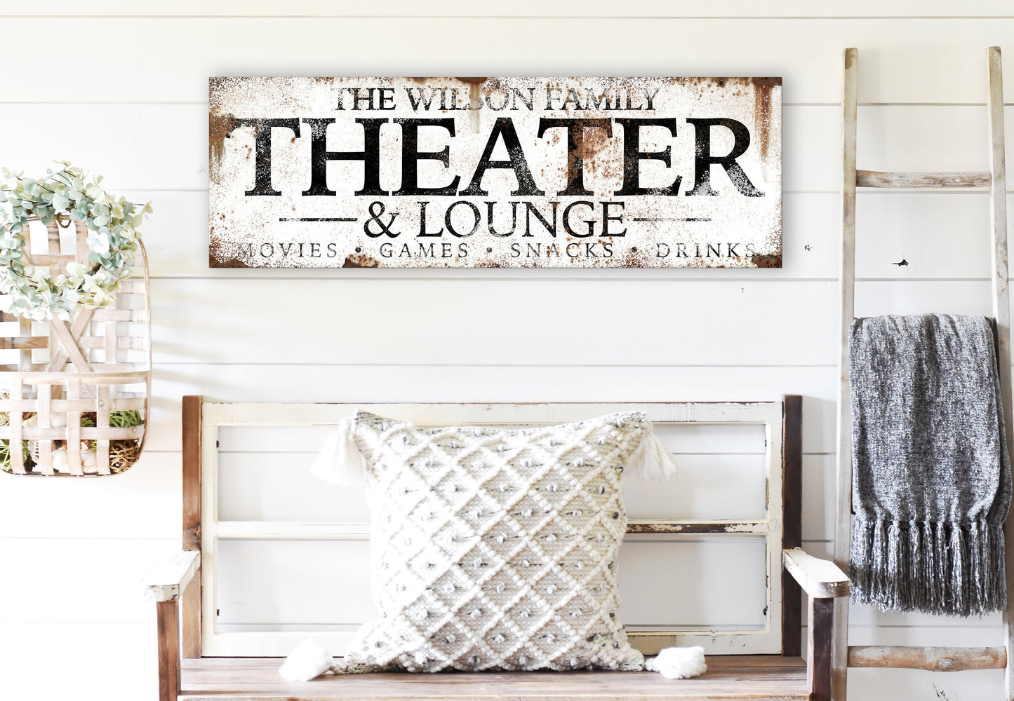 CUSTOM THEATER AND LOUNGE SIGN